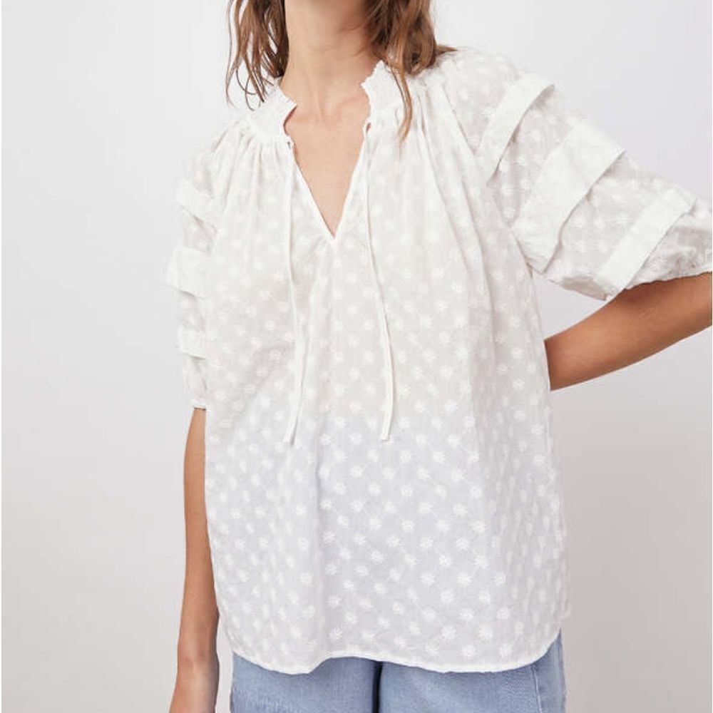 Rails Paris Cotton White Embroidered Daisey Soft Pleated Puff Short Slee…